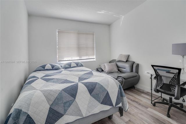 3790 N Jog Rd 206, West Palm Beach, FL 33411