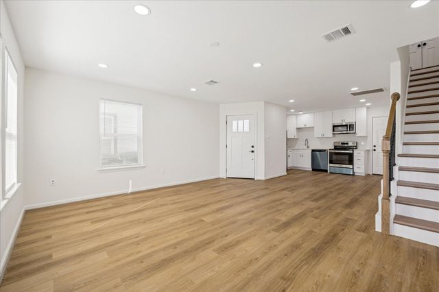 9913 Porto Rico Road B, Houston, TX 77041