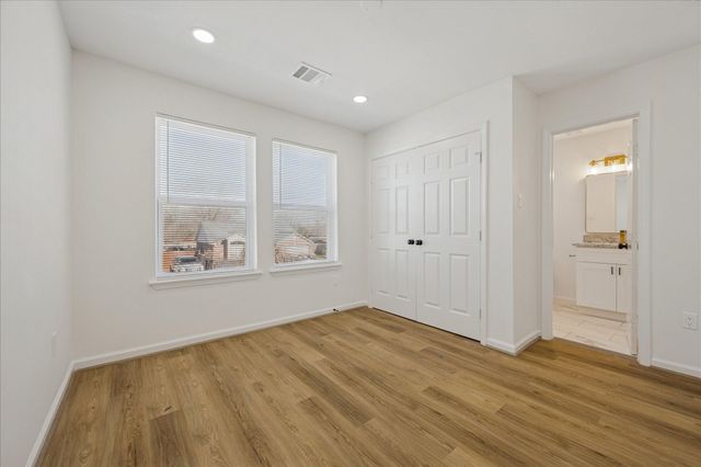 9913 Porto Rico Road B, Houston, TX 77041