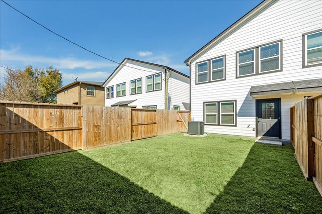 9913 Porto Rico Road B, Houston, TX 77041