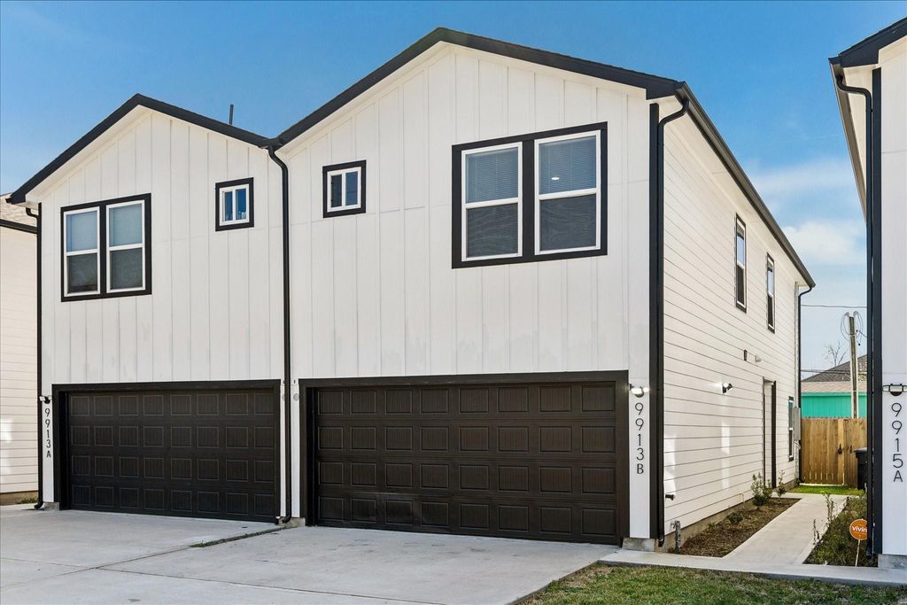 9913 Porto Rico Road B, Houston, TX 77041