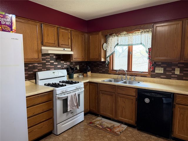 2722 29th Street SW, Cedar Rapids, IA 52404