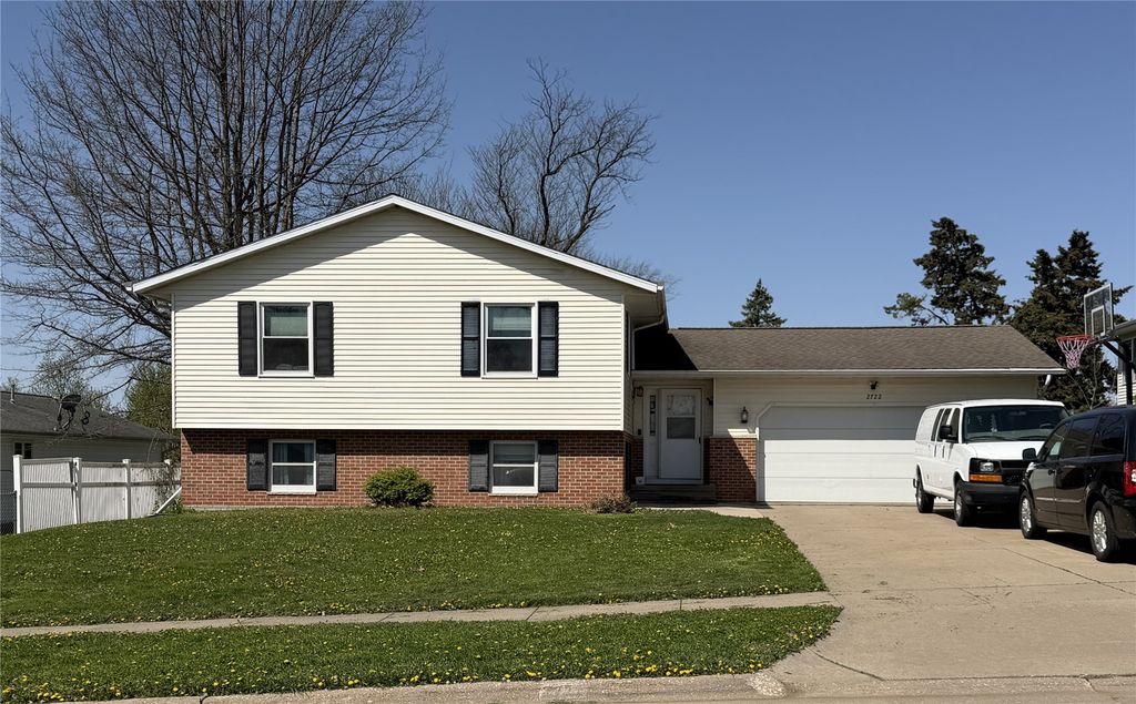 2722 29th Street SW, Cedar Rapids, IA 52404