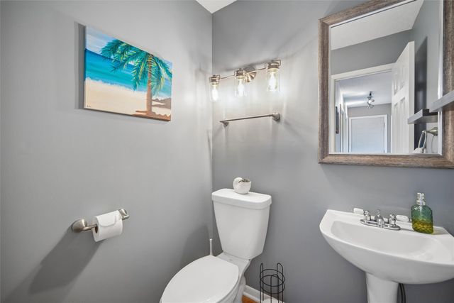 2817 Virginia Place, Des Moines, IA 50321