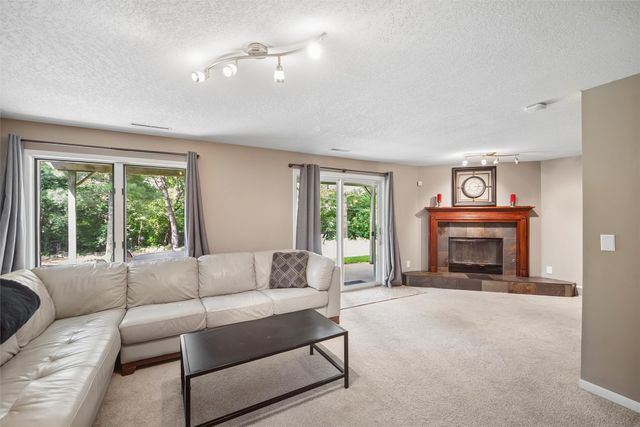 2817 Virginia Place, Des Moines, IA 50321
