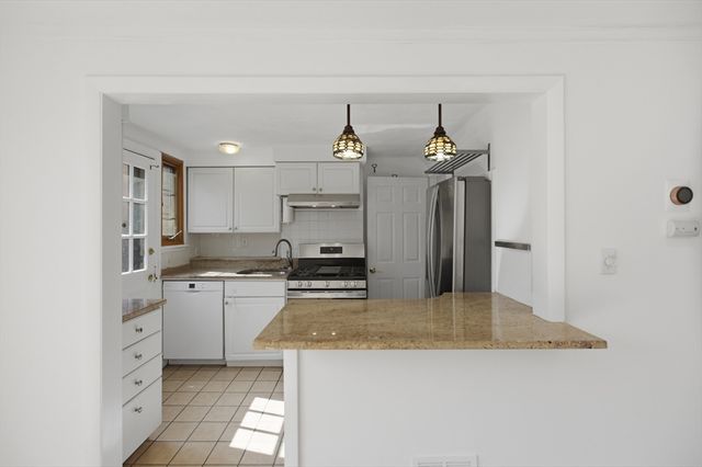 918 Belmont St 918, Watertown, MA 02472