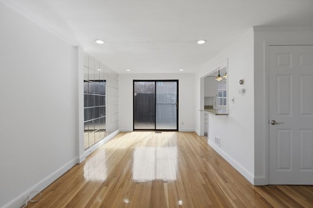 918 Belmont St 918, Watertown, MA 02472