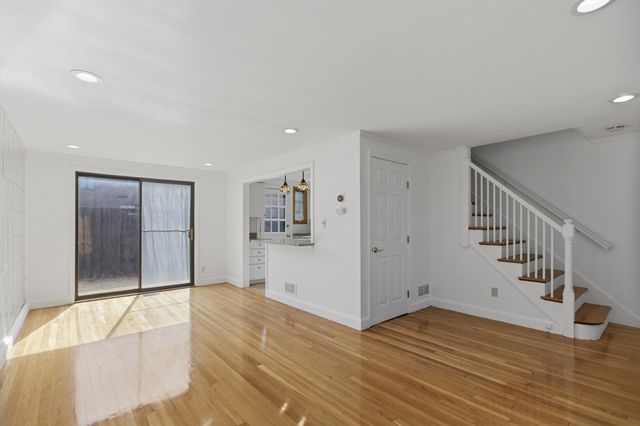 918 Belmont St 918, Watertown, MA 02472