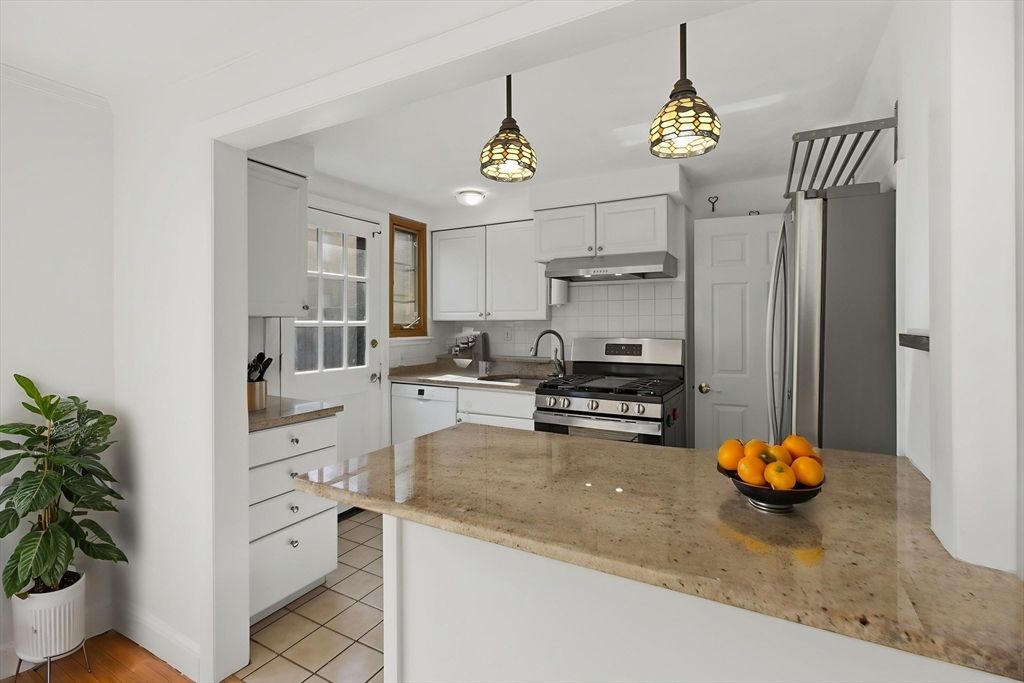 918 Belmont St 918, Watertown, MA 02472