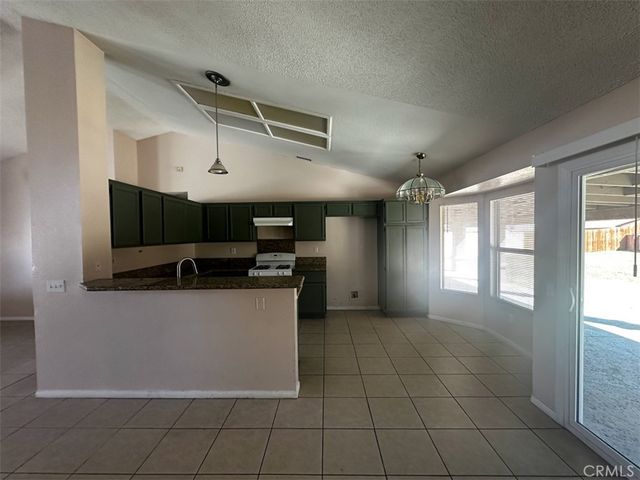 13629 Dry Creek Road, Victorville, CA 92392