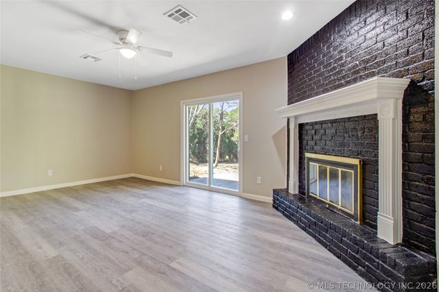 8418 N 117th East East Avenue, Owasso, OK 74055