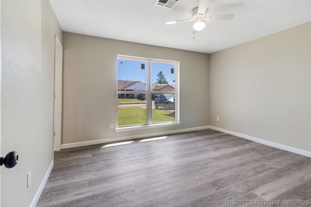 8418 N 117th East East Avenue, Owasso, OK 74055