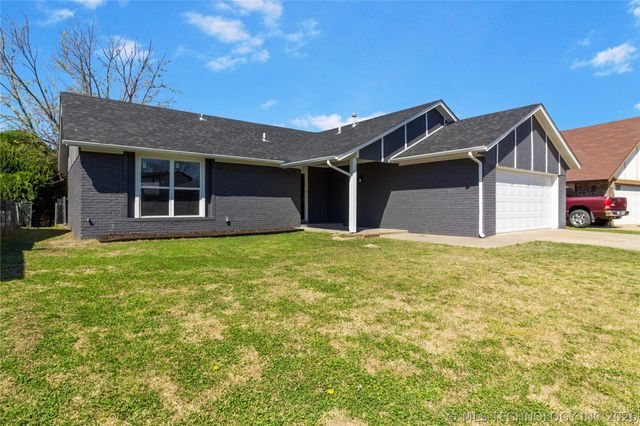 8418 N 117th East East Avenue, Owasso, OK 74055