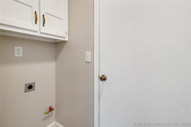 8418 N 117th East East Avenue, Owasso, OK 74055