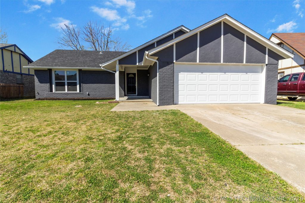 8418 N 117th East East Avenue, Owasso, OK 74055