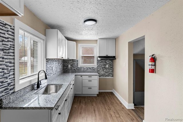 5250 Berkshire Street, Detroit, MI 48224