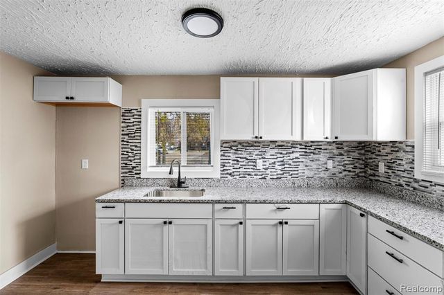 5250 Berkshire Street, Detroit, MI 48224