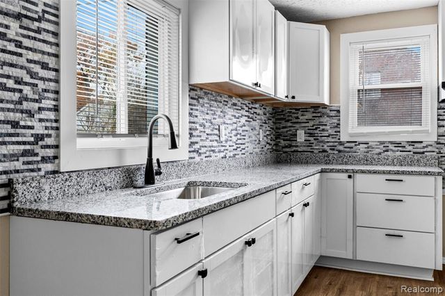 5250 Berkshire Street, Detroit, MI 48224