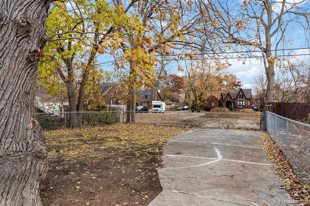 5250 Berkshire Street, Detroit, MI 48224