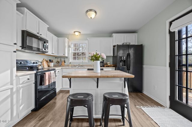 1041 Parkers Ridge Drive, Fuquay Varina, NC 27526