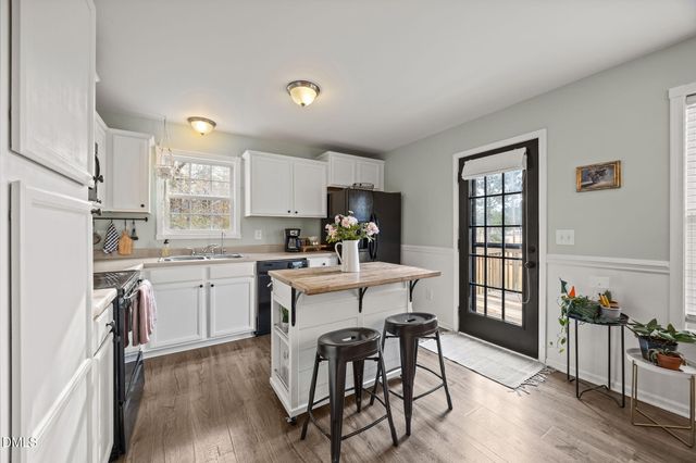 1041 Parkers Ridge Drive, Fuquay Varina, NC 27526