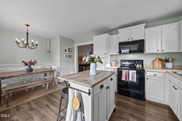 1041 Parkers Ridge Drive, Fuquay Varina, NC 27526