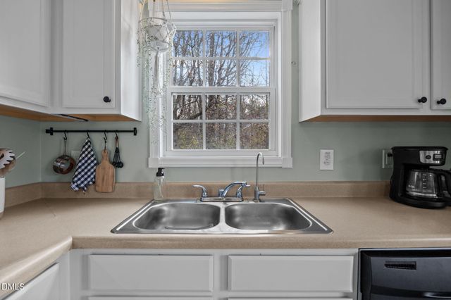 1041 Parkers Ridge Drive, Fuquay Varina, NC 27526