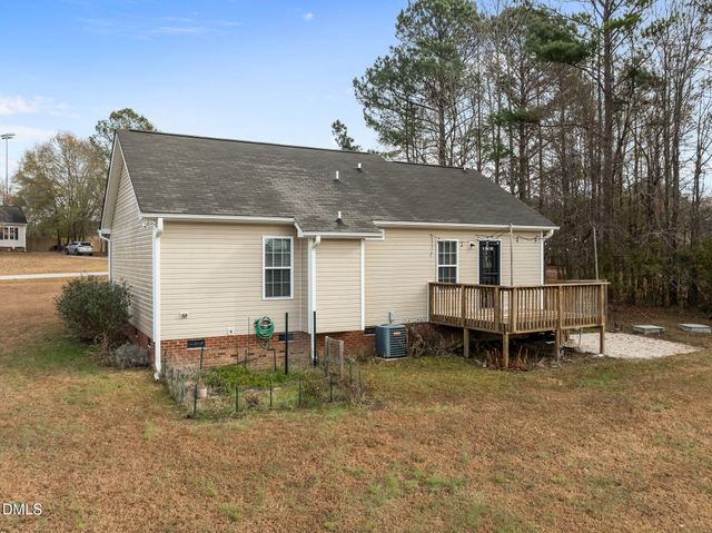 1041 Parkers Ridge Drive, Fuquay Varina, NC 27526