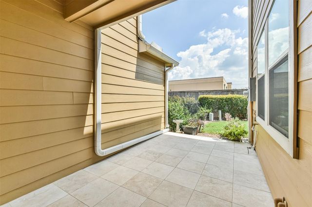 8513 Sunset Loch Drive, Spring, TX 77379