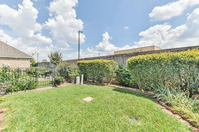 8513 Sunset Loch Drive, Spring, TX 77379
