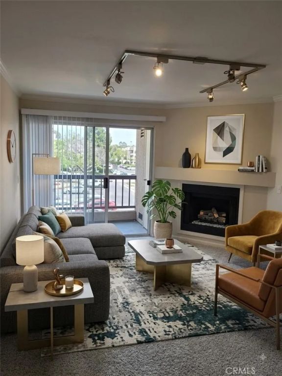 5545 Canoga Avenue 213, Woodland Hills, CA 91367