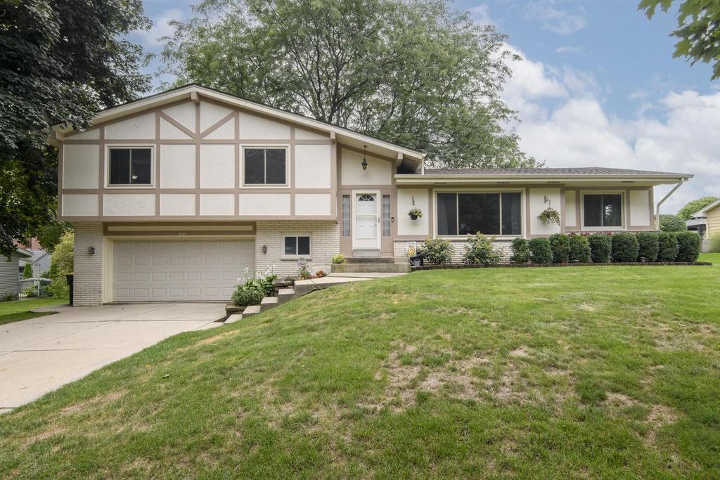 2601 Pendleton PLACE, Waukesha, WI 53188