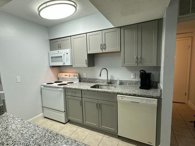 210 Pelham Road 208C, Fort Walton Beach, FL 32547