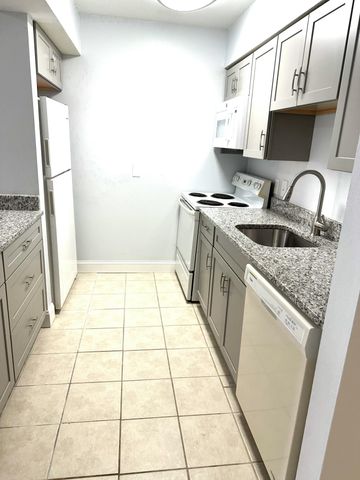 210 Pelham Road 208C, Fort Walton Beach, FL 32547