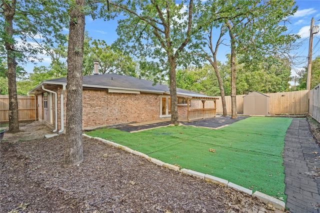 7716 Appomattox Drive, College Station, TX 77845