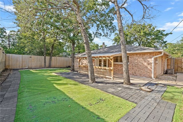 7716 Appomattox Drive, College Station, TX 77845