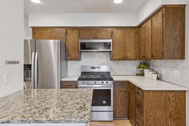 6631 Oakwood Street, Rockford, MN 55373