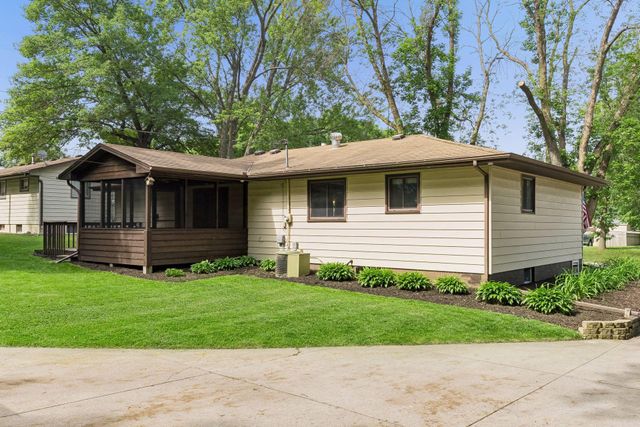 6631 Oakwood Street, Rockford, MN 55373