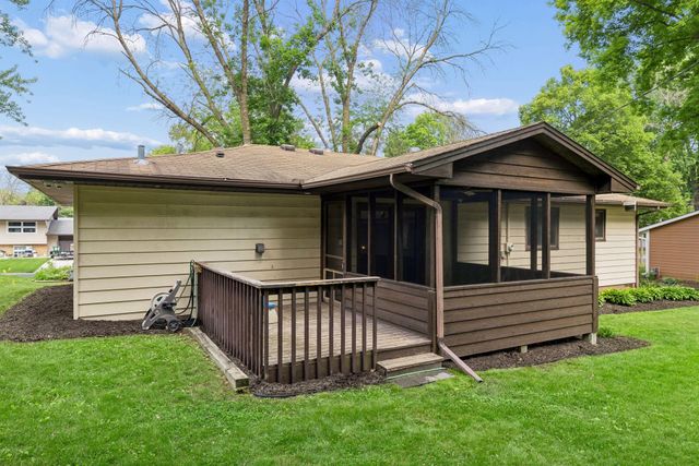 6631 Oakwood Street, Rockford, MN 55373