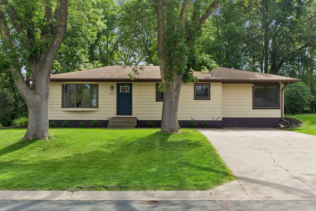 6631 Oakwood Street, Rockford, MN 55373