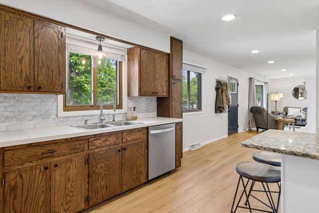 6631 Oakwood Street, Rockford, MN 55373