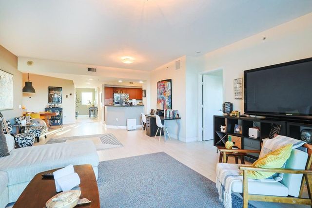 15051 Royal Oaks Lane 401, North Miami, FL 33181