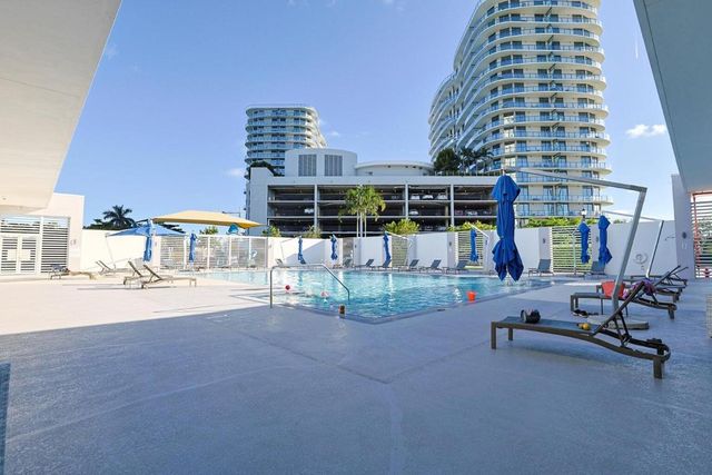 15051 Royal Oaks Lane 401, North Miami, FL 33181