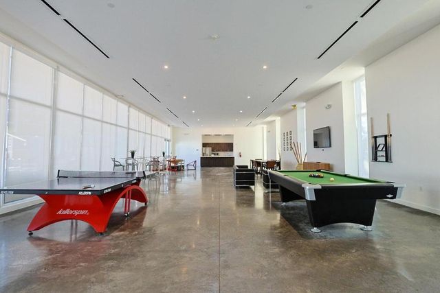 15051 Royal Oaks Lane 401, North Miami, FL 33181