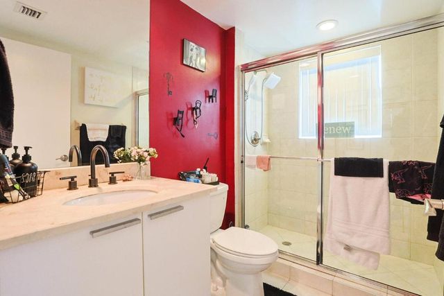 15051 Royal Oaks Lane 401, North Miami, FL 33181