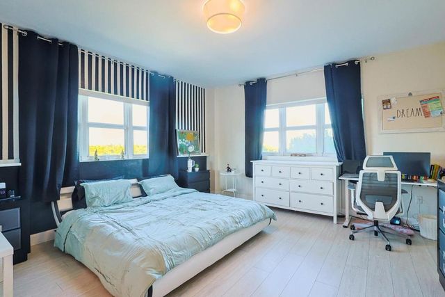 15051 Royal Oaks Lane 401, North Miami, FL 33181