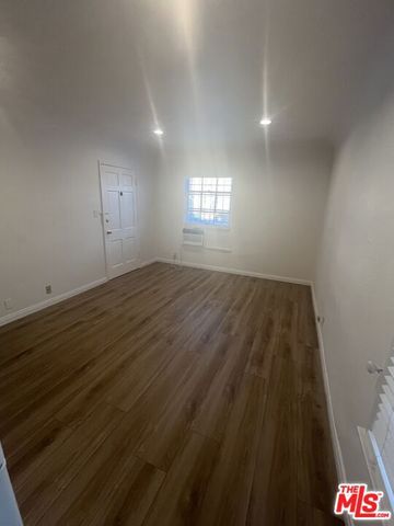 217 S Tower Drive 2, Beverly Hills, CA 90211