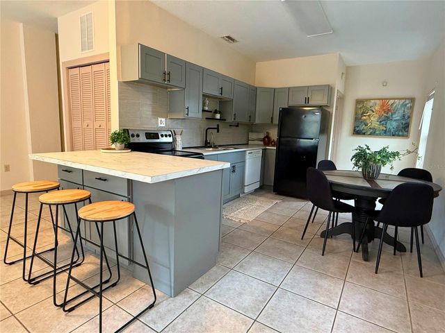 6828 FORESTWOOD DRIVE W, Lakeland, FL 33811