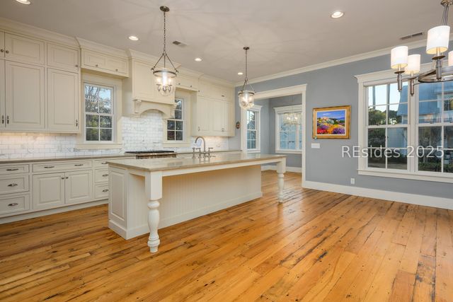 8 Crossbow Rd, Bluffton, SC 29910