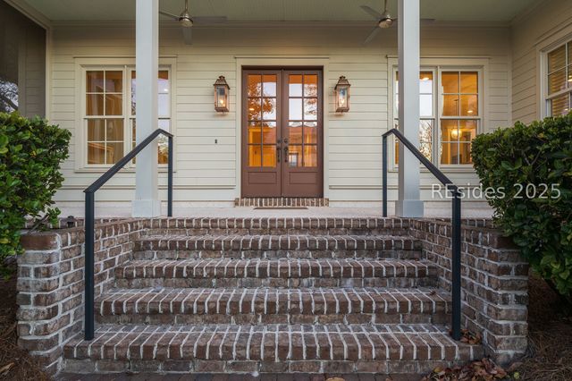 8 Crossbow Rd, Bluffton, SC 29910